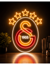 Galatasaray 5 Yıldızlı Logo LED Neon Tabela 65 cm Galatasaray 5 yıldızlı logo LED neon tabela 65 cm beyaz pleksi üzerine sarı kırmızı ışıklı dekoratif duvar tabelası