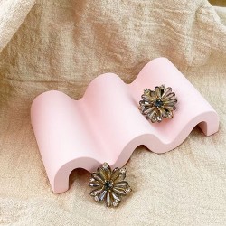 Beton Döküm Dalga Model Sabunluk Organizer veya Kalemlik Pembe Beton Döküm Dalga Model Sabunluk Organizer veya Kalemlik Pembe