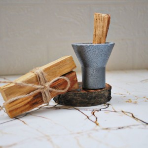 1 Adet Peru Sertifikalı 10 Gr Palo Santo Tütsü ve Silver Beton Döküm Konik Tütsülük